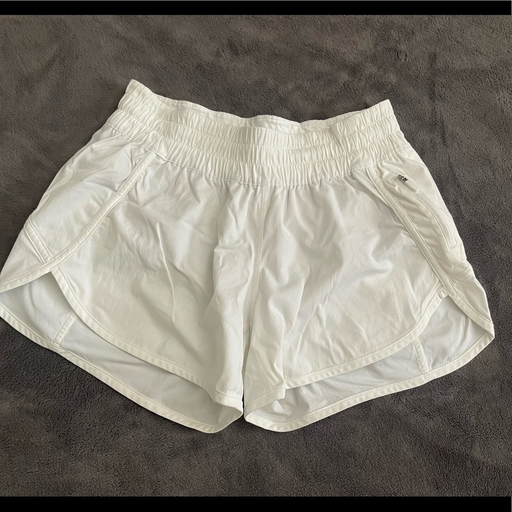 Lululemon shorts size 6